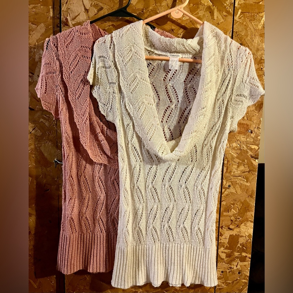 Chic V-Neck Knit Sweater in Cream and Pink